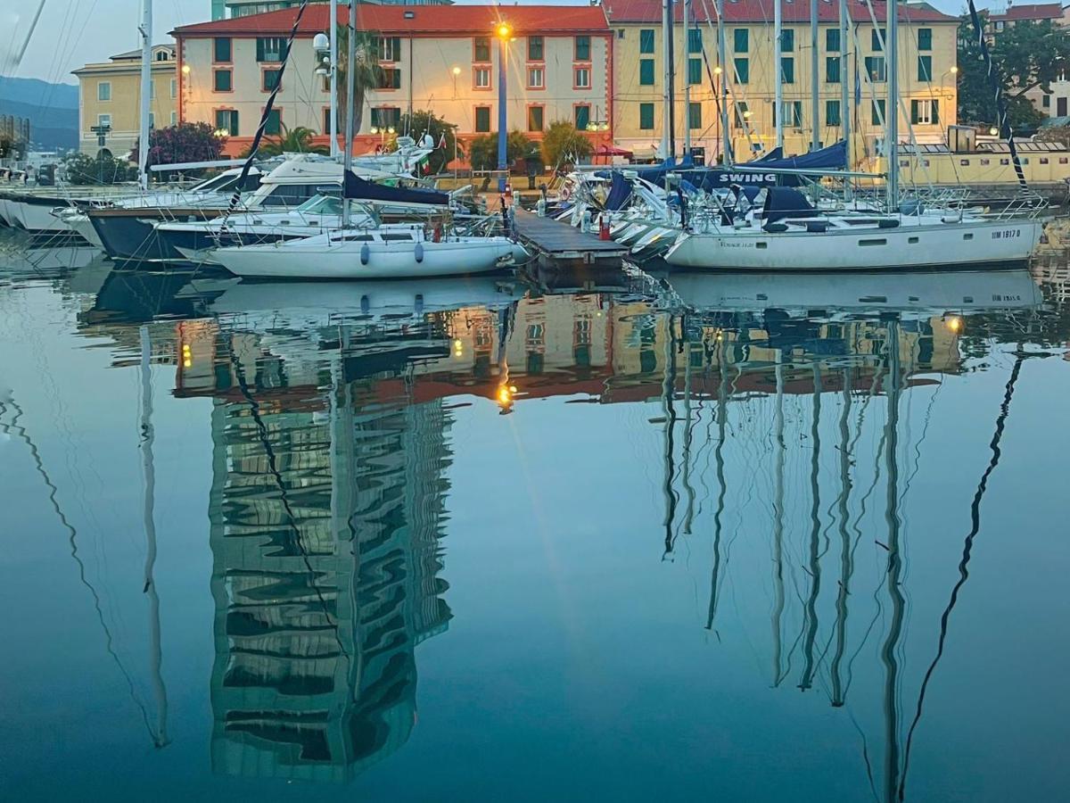 A Casa Di Pizz - Bilocale Con Parcheggio Privato Apartment Savona Exterior foto
